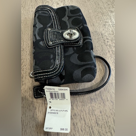 💕 NWT Vintage Coach Signature Turnlock Wristlet in black & grey monogram canvas